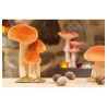DECORATION 3 CHAMPIGNONS BRUN ORANGE SUR SOCLE EN BOIS MOUSSE  11 X 8 X  18 CM 