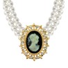 COLLIER DE PERLES BLANCHES RAS DE COU  AVEC CAME ROCOCO BAROQUE