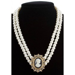 COLLIER DE PERLES BLANCHES RAS DE COU  AVEC CAME ROCOCO BAROQUE