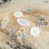 100 CONFETTIS MIMOSA CITRON ET FEUILLAGES DE 2.5 A 3 CM 