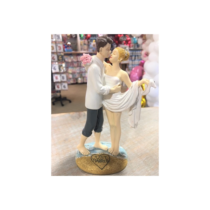 FIGURINE COUPLE DE MARIES SUR LA PLAGE 15.5 CM FIGURINE COUPLE DE MARIES SUR LA PLAGE 15.5 CM