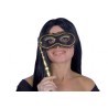 MASQUE LOUP EN FACE A MAIN DENTELLE NOIRE