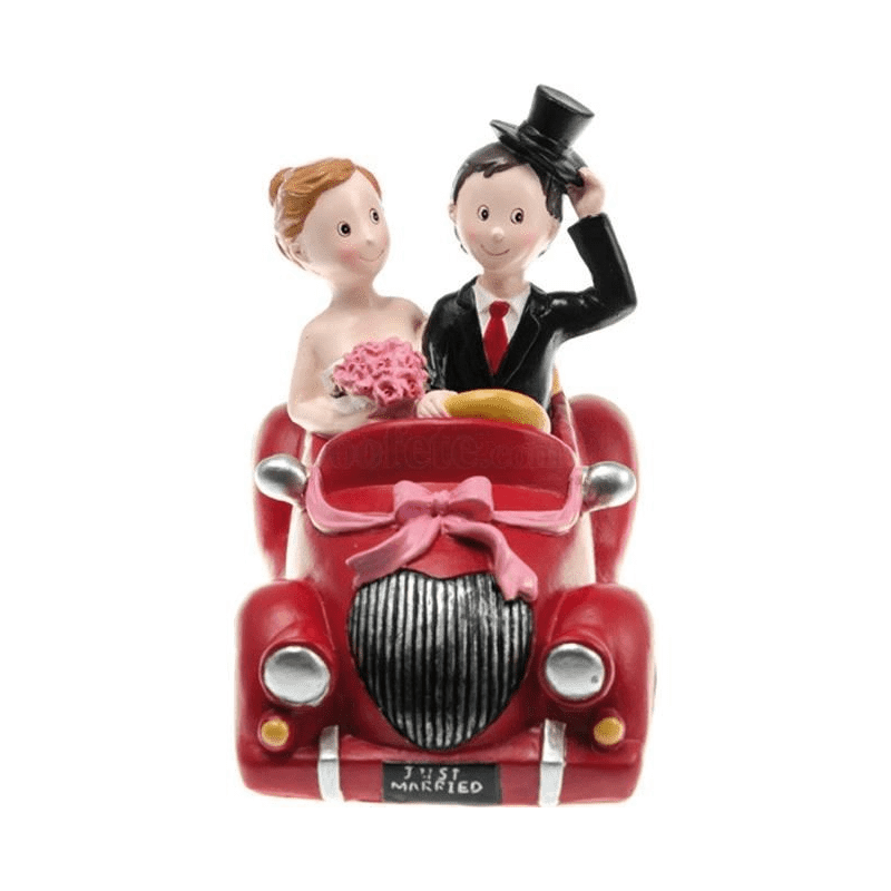 COUPLE DE MARIES RESINE VOITURE ROUGE 18 X 10 X 14.5 CM COUPLE DE MARIES RESINE VOITURE ROUGE 18 X 10 X 14.5 CM