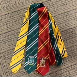 CRAVATE MAGIQUE HARRY POTTER SERPENTARD GRIFONDOR OU POUFSOUFFLE